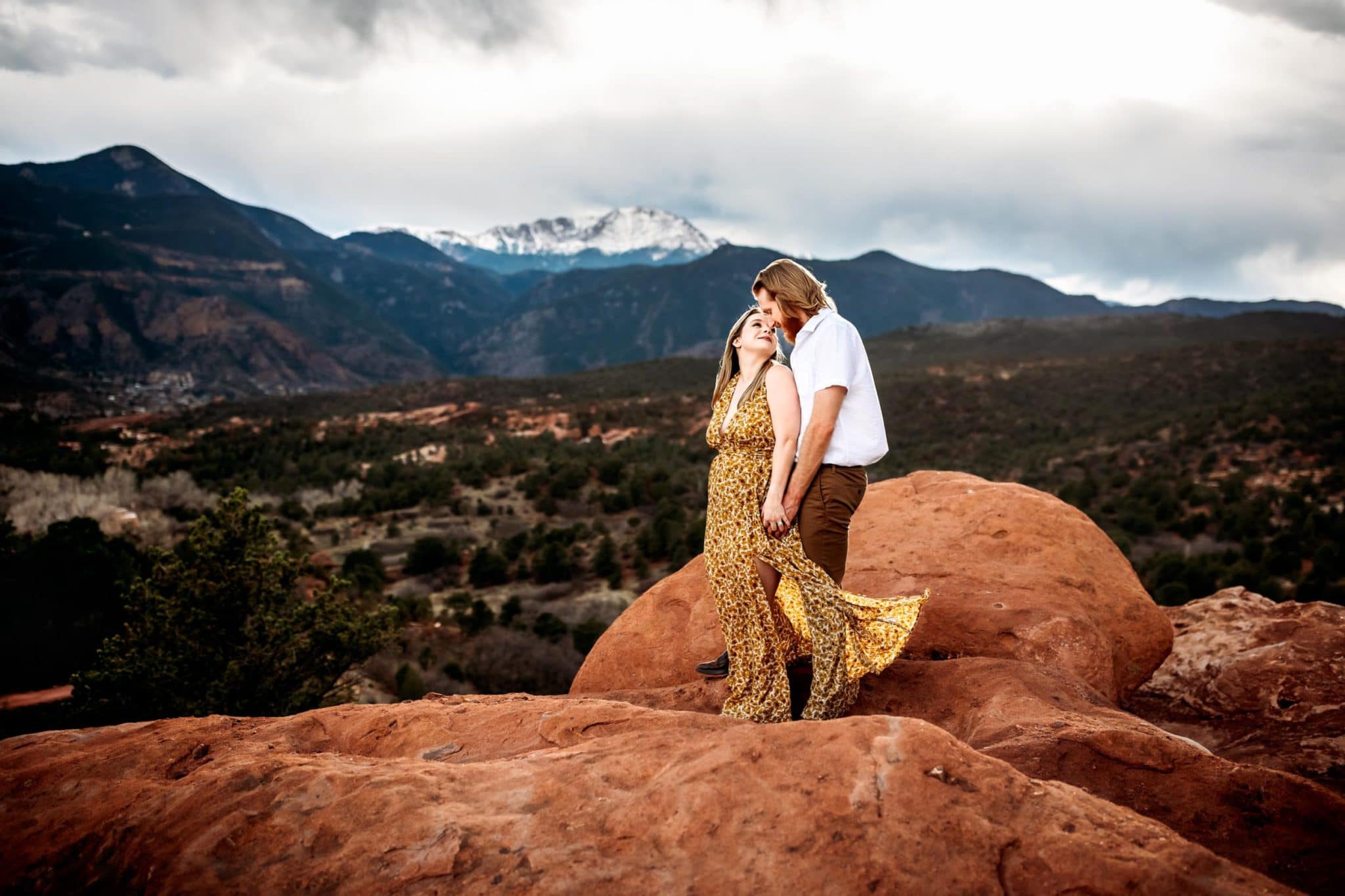 Garden Of The Gods Photo Sessions In Colorado Springs   20210501063 Edit 2048x1366 